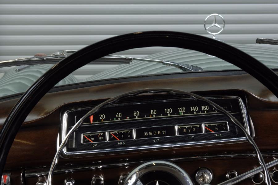  Mercedes-Benz S-Class 1955 года  (фото 12 из 14)